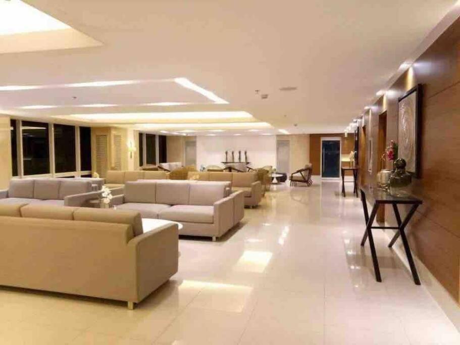 Breeze Residences - 1Br Unit With Balcony -Top Floor Manila Eksteriør billede