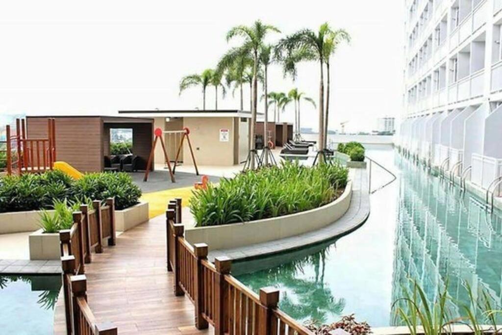 Breeze Residences - 1Br Unit With Balcony -Top Floor Manila Eksteriør billede